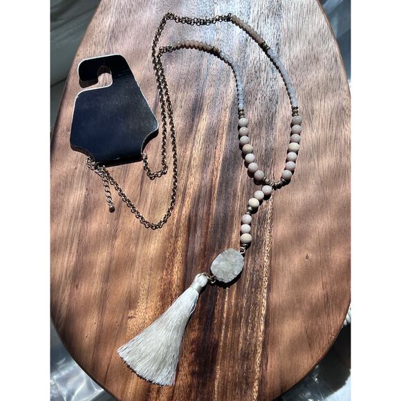 23" Long Gold Tone Neutral Stone Bead Tassel Pendant Necklace 3" Extender NEW - Picture 5 of 8